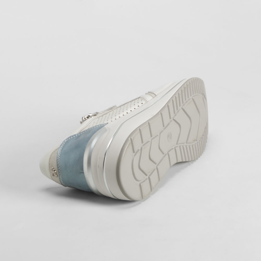Sneaker perfos blanca COMFEET