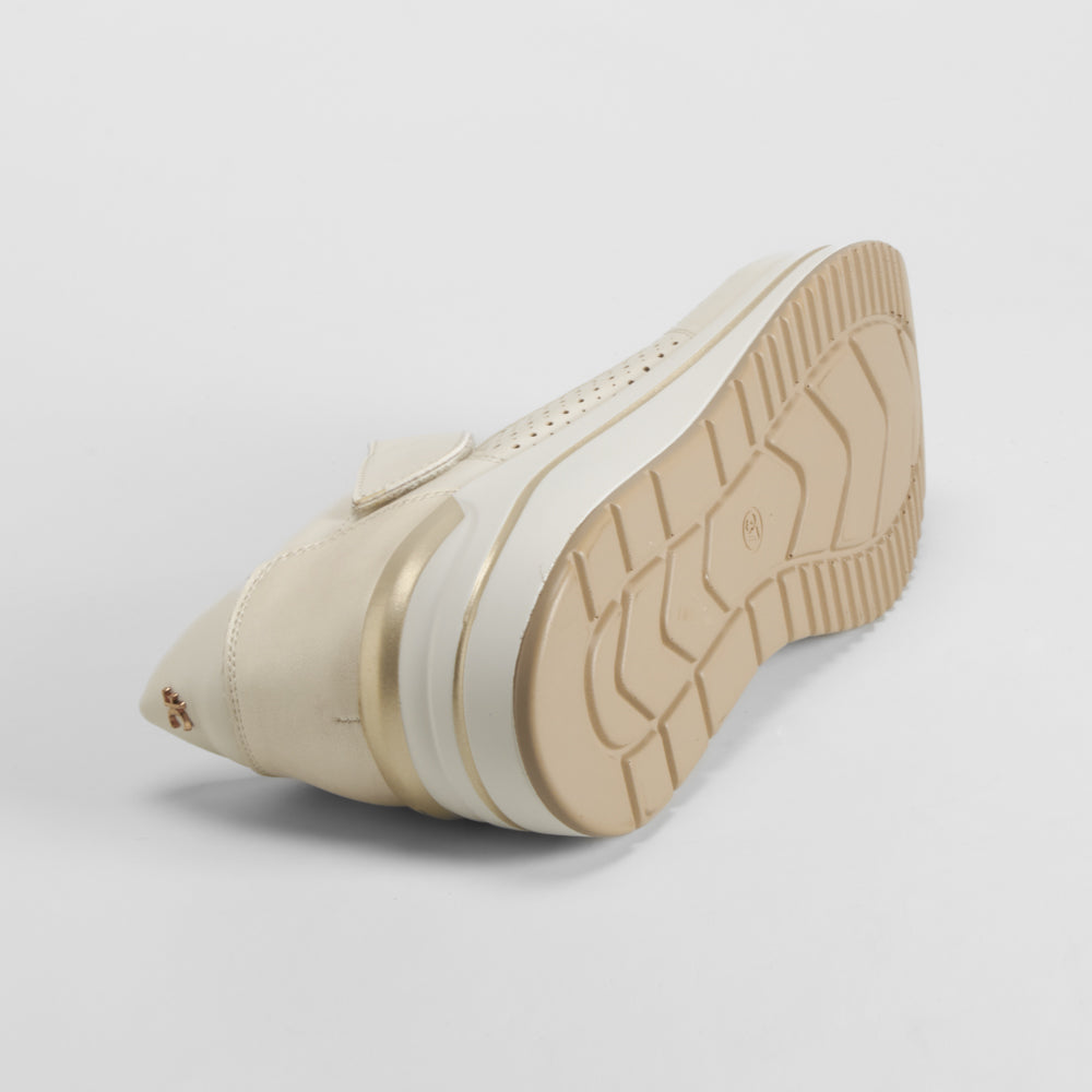 Zapato mary jane beige y oro COMFEET