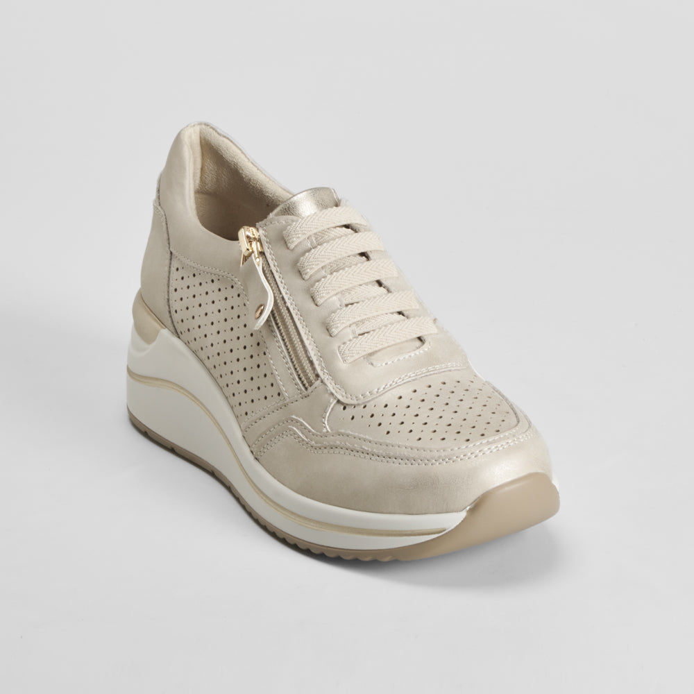 Sneaker perfos oro COMFEET