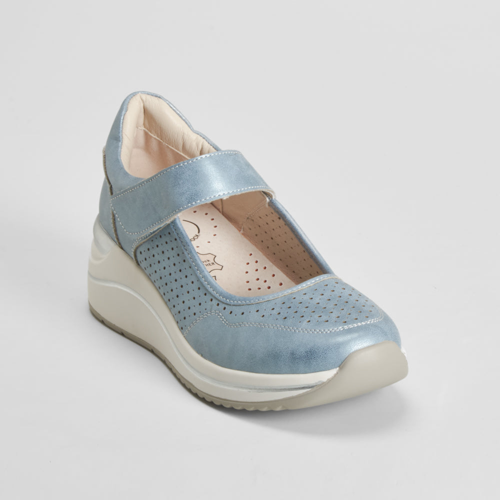 Zapato merceditas de cuña azul COMFEET