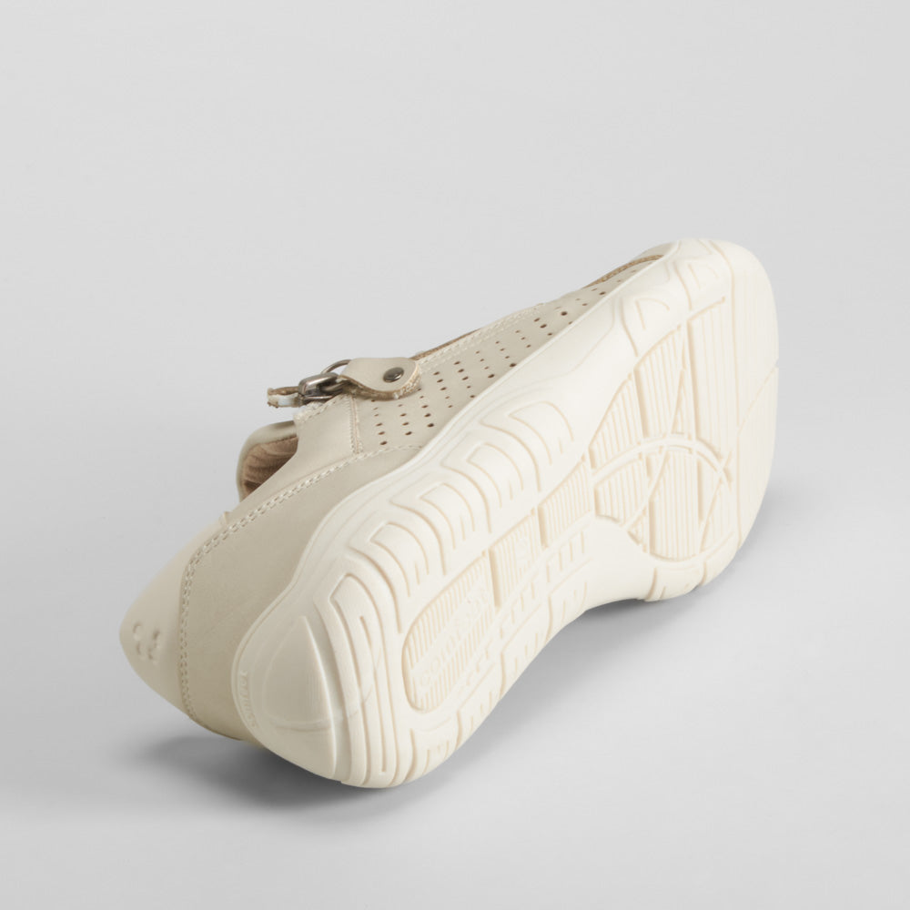 Zapatilla casual barefoot perfos beige COMFEET