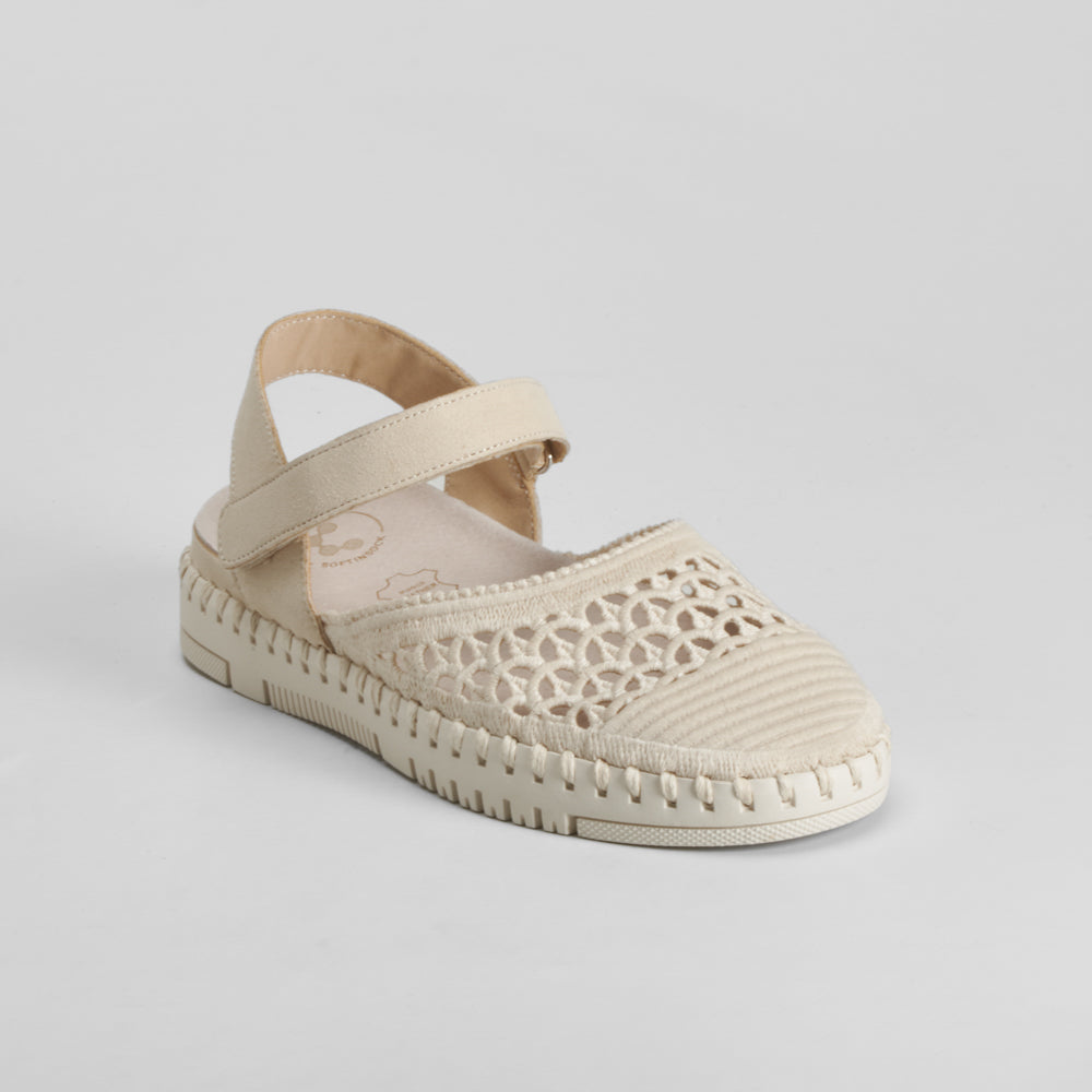 Merceditas destalonada calada beige COMFEET