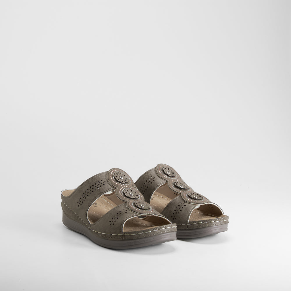 Sandalia cosida confort beige COMFEET