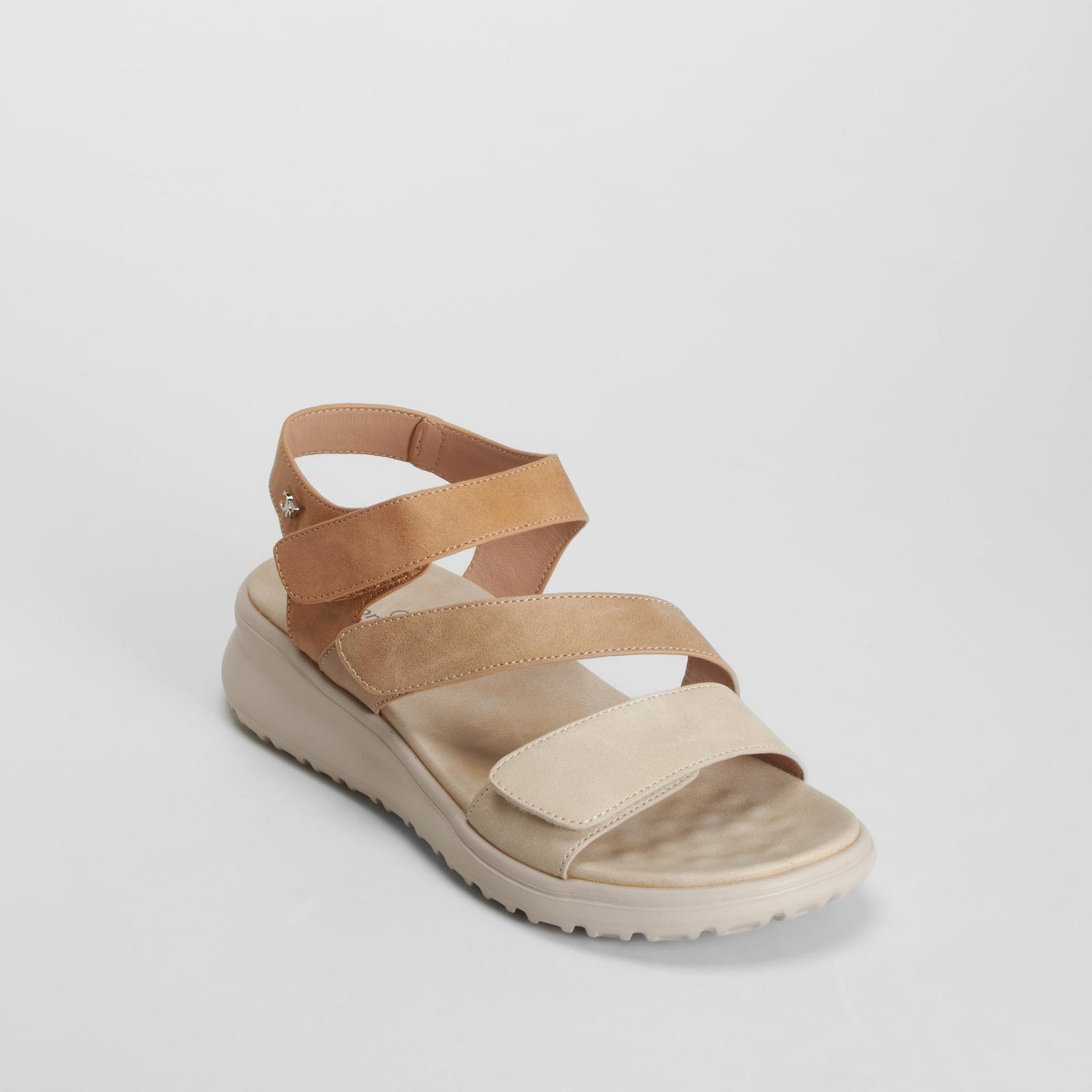 Sandalia triple velcro confort beige COMFEET