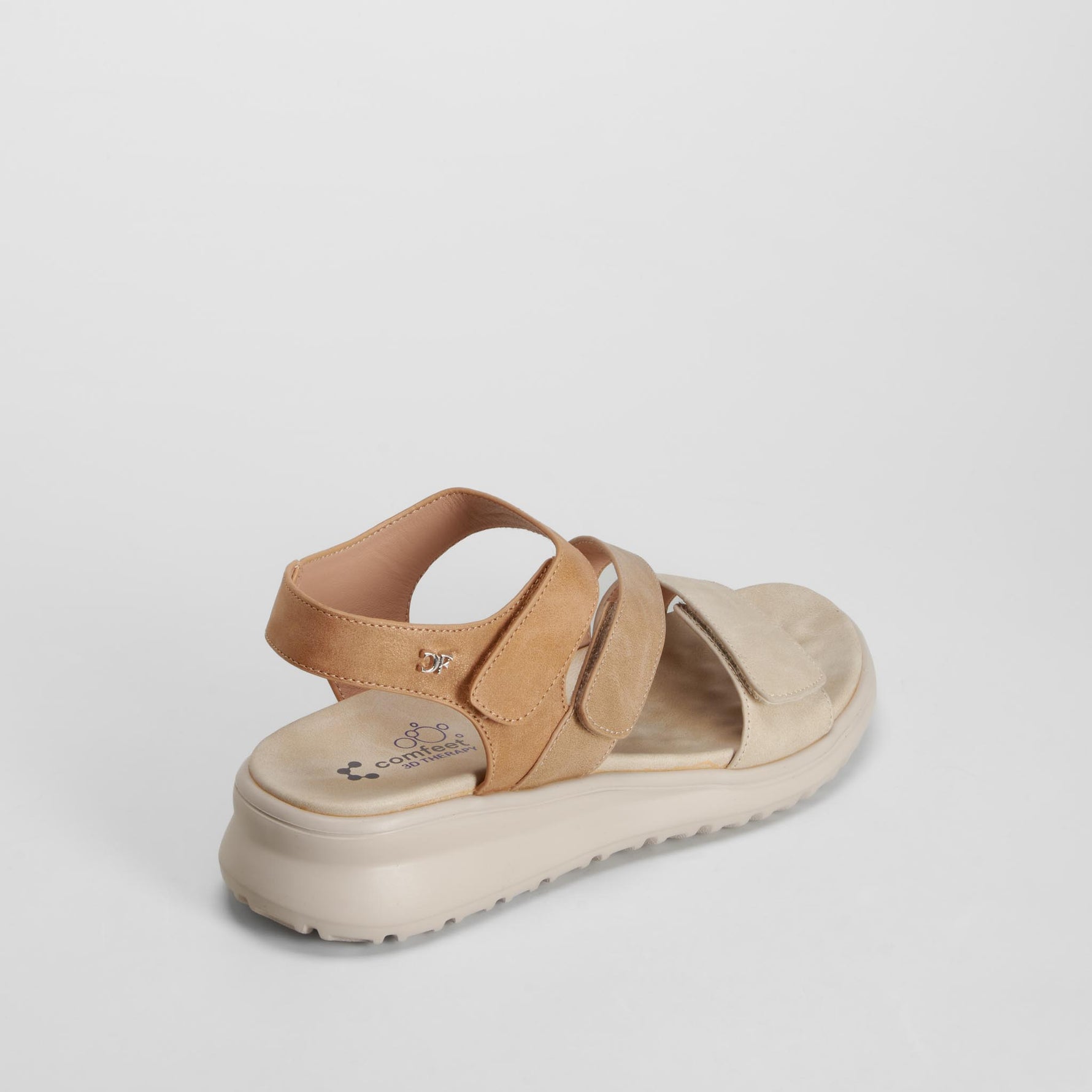 Sandalia triple velcro confort beige COMFEET