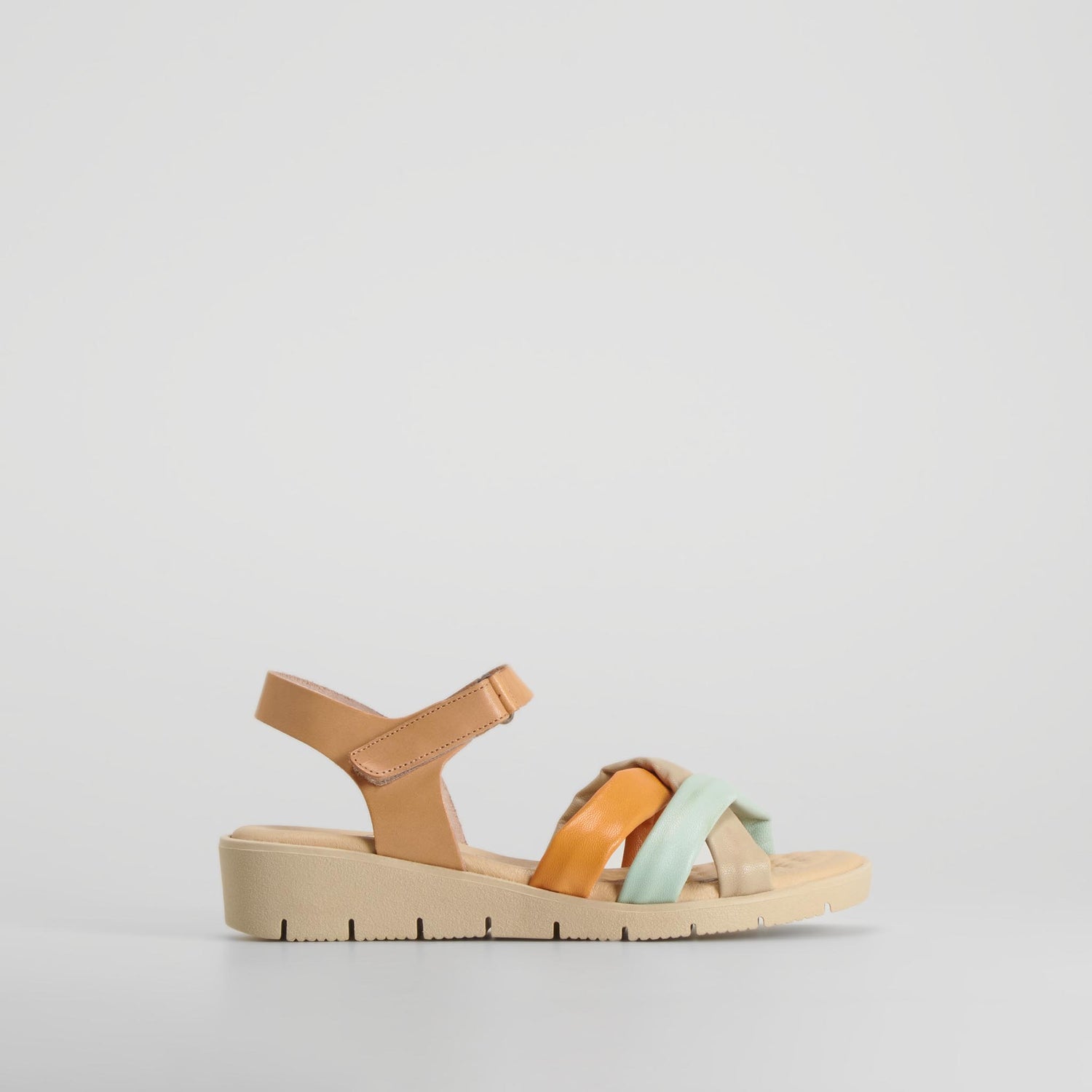 Sandalia cuña baja piel multicolor COMFEET