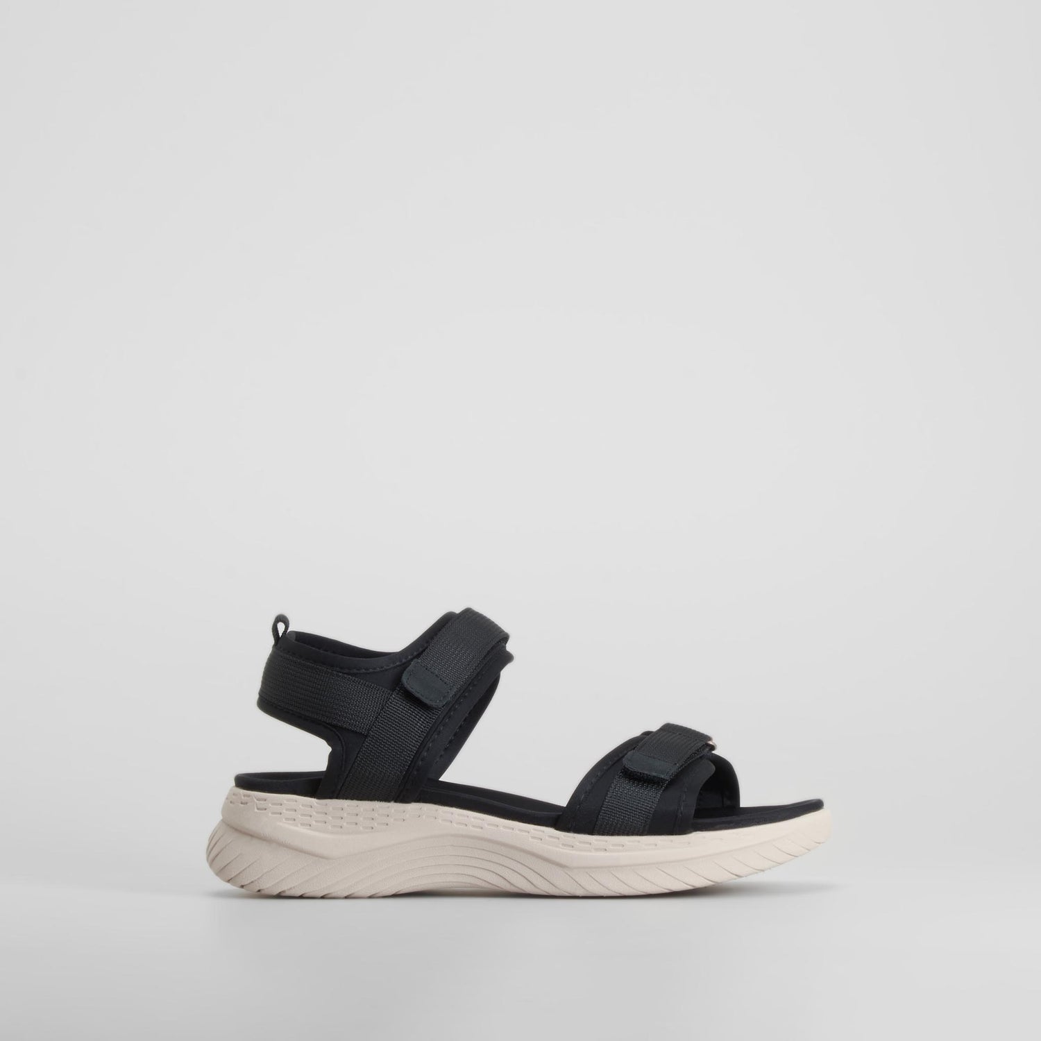 Sandalia tiras velcro negra COMFEET