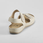 Sandalia velcros cosida piel beige COMFEET