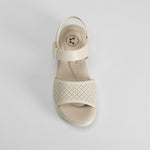 Sandalia acolchada moderna beige COMFEET