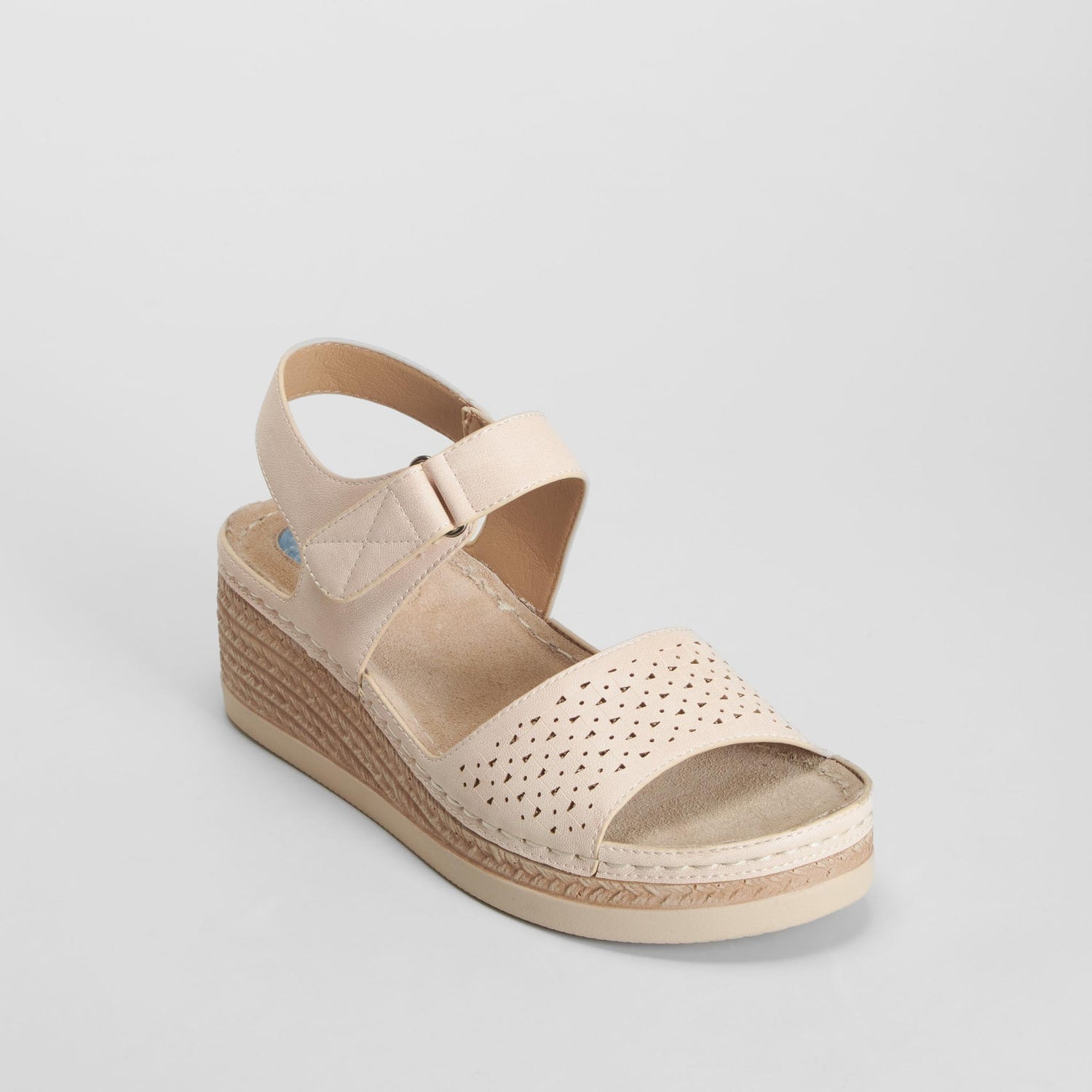 Sandalia cuña perforada beige COMFEET