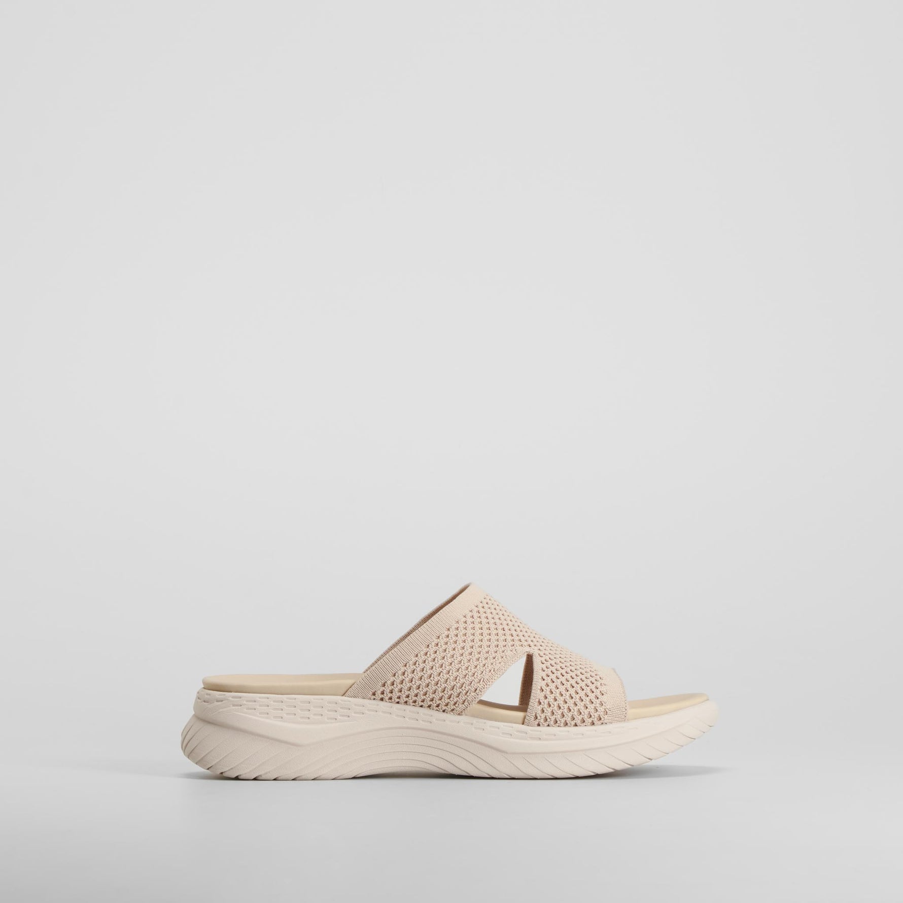 Sandalia pala plana Air System beige COMFEET