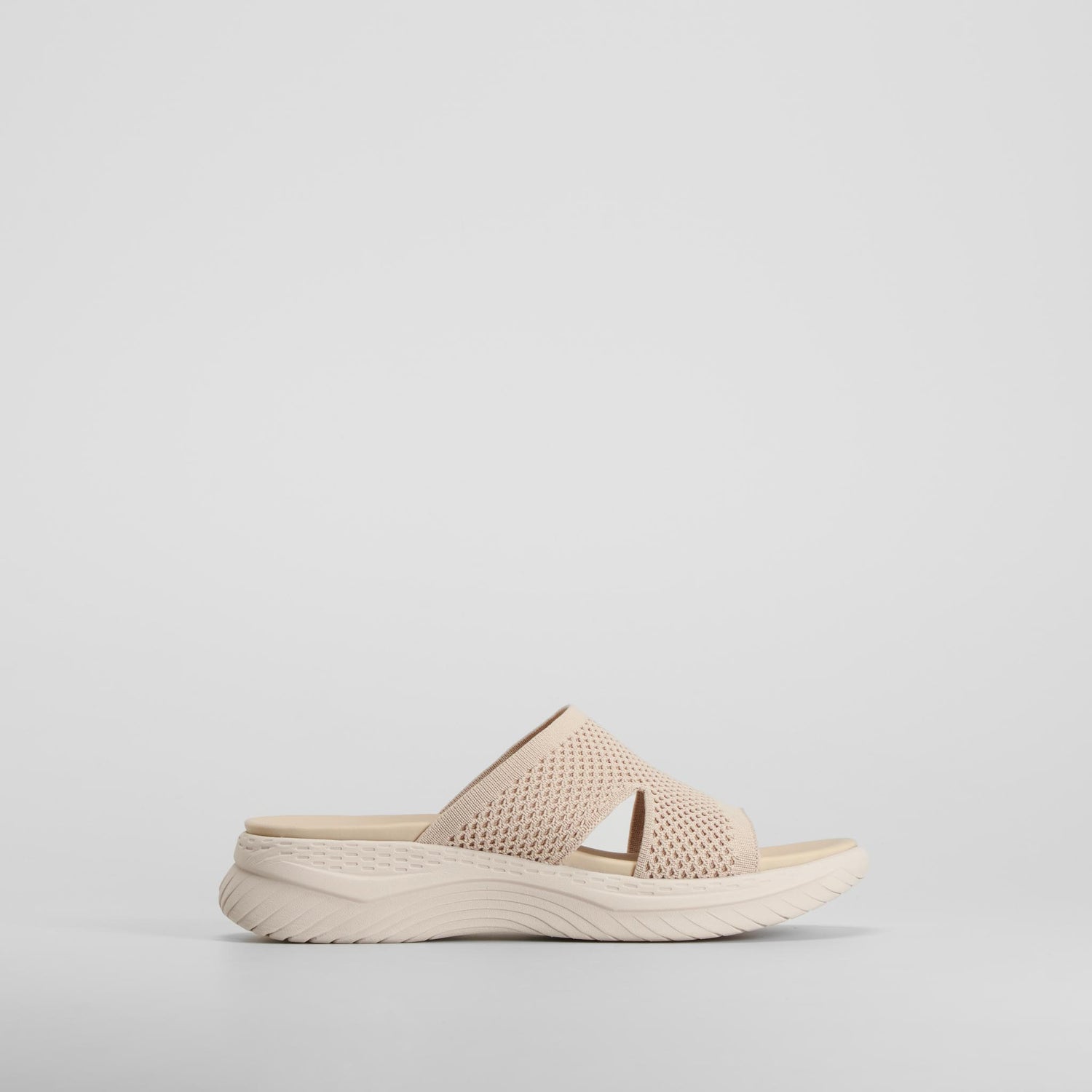 Sandalia pala plana Air System beige COMFEET