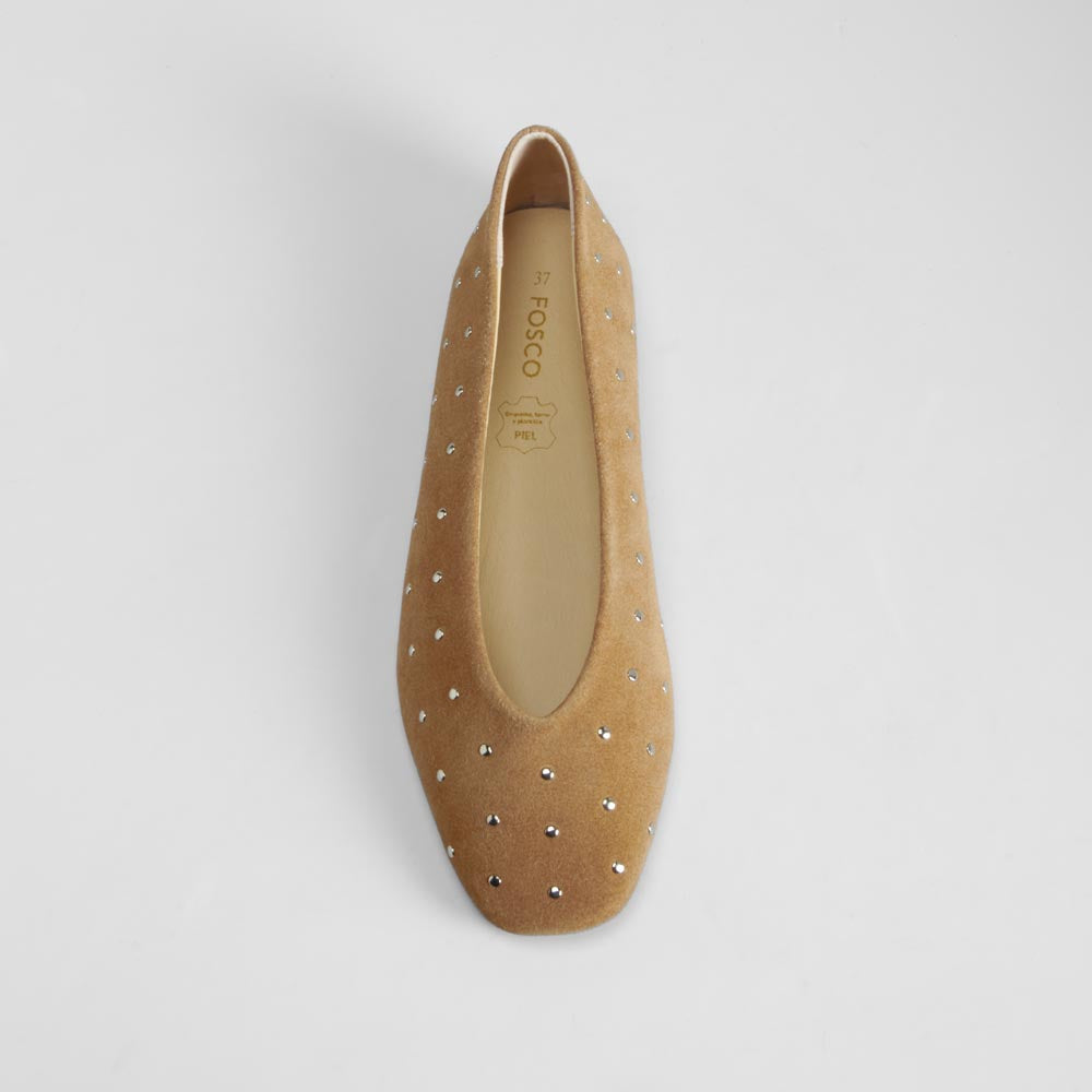 Bailarina marrón con tachas metálicas piel FOSCO