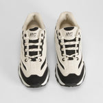 Zapatilla deportiva blanca y negra NYC