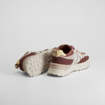 Zapatilla deportiva beige y rojo NYC