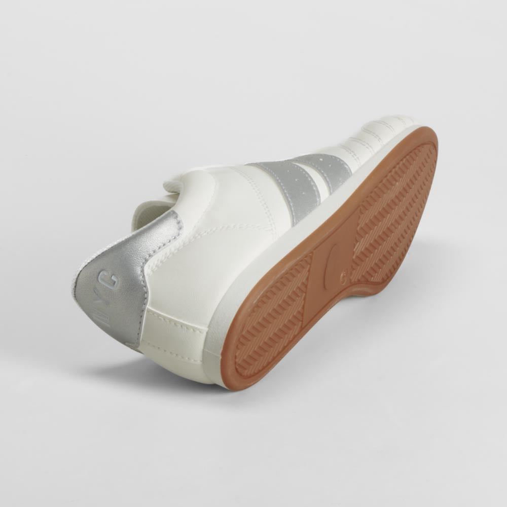 Sneaker blanca con detalles grises NYC