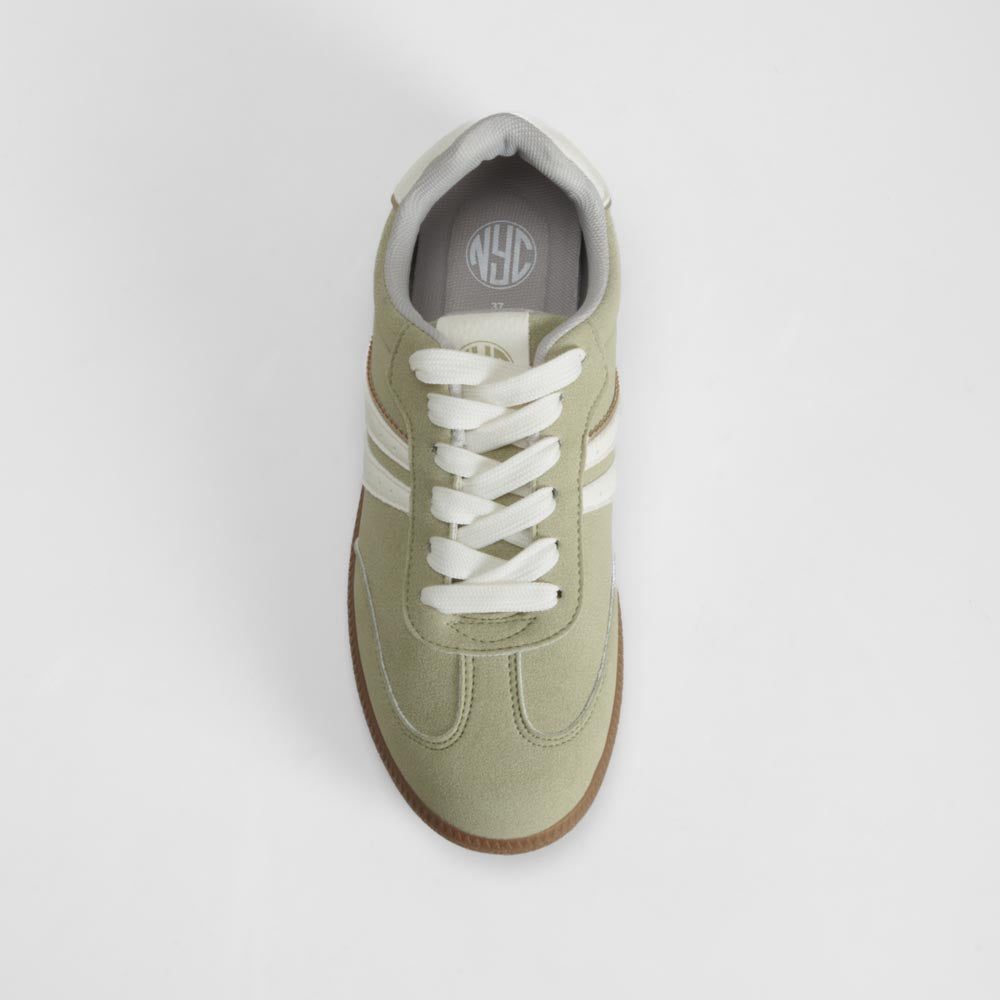 Sneaker verde suela caramelo NYC