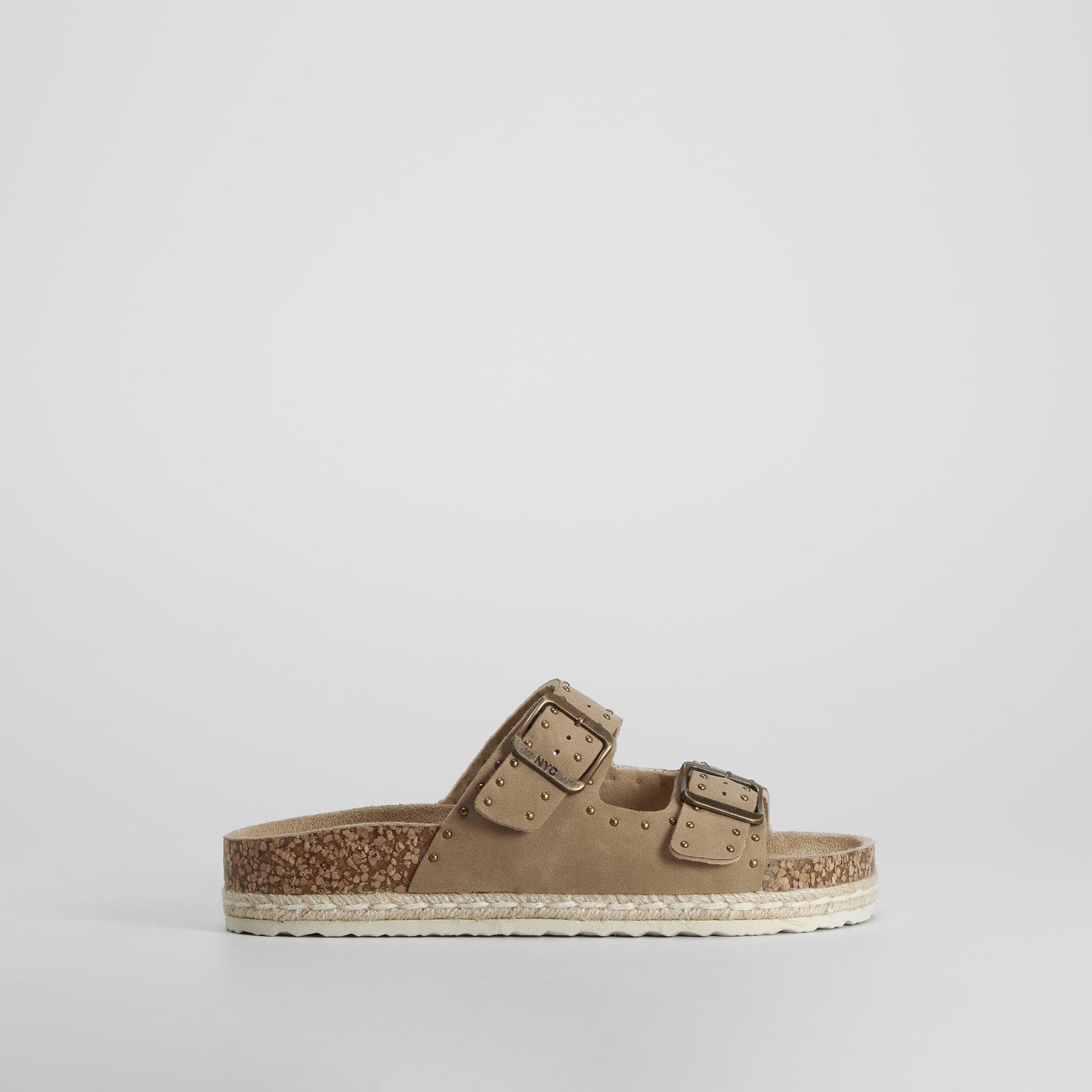 Sandalia bio con tachas y hebillas beige NYC