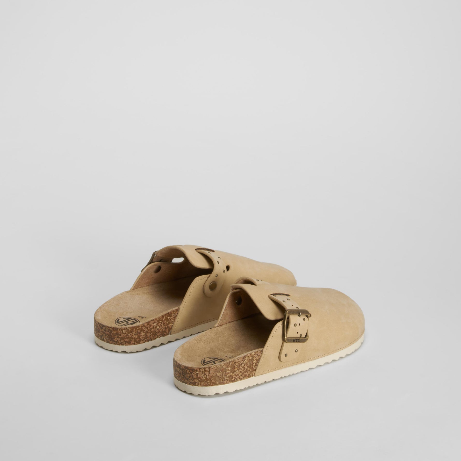 Zueco bio plano hebilla beige NYC