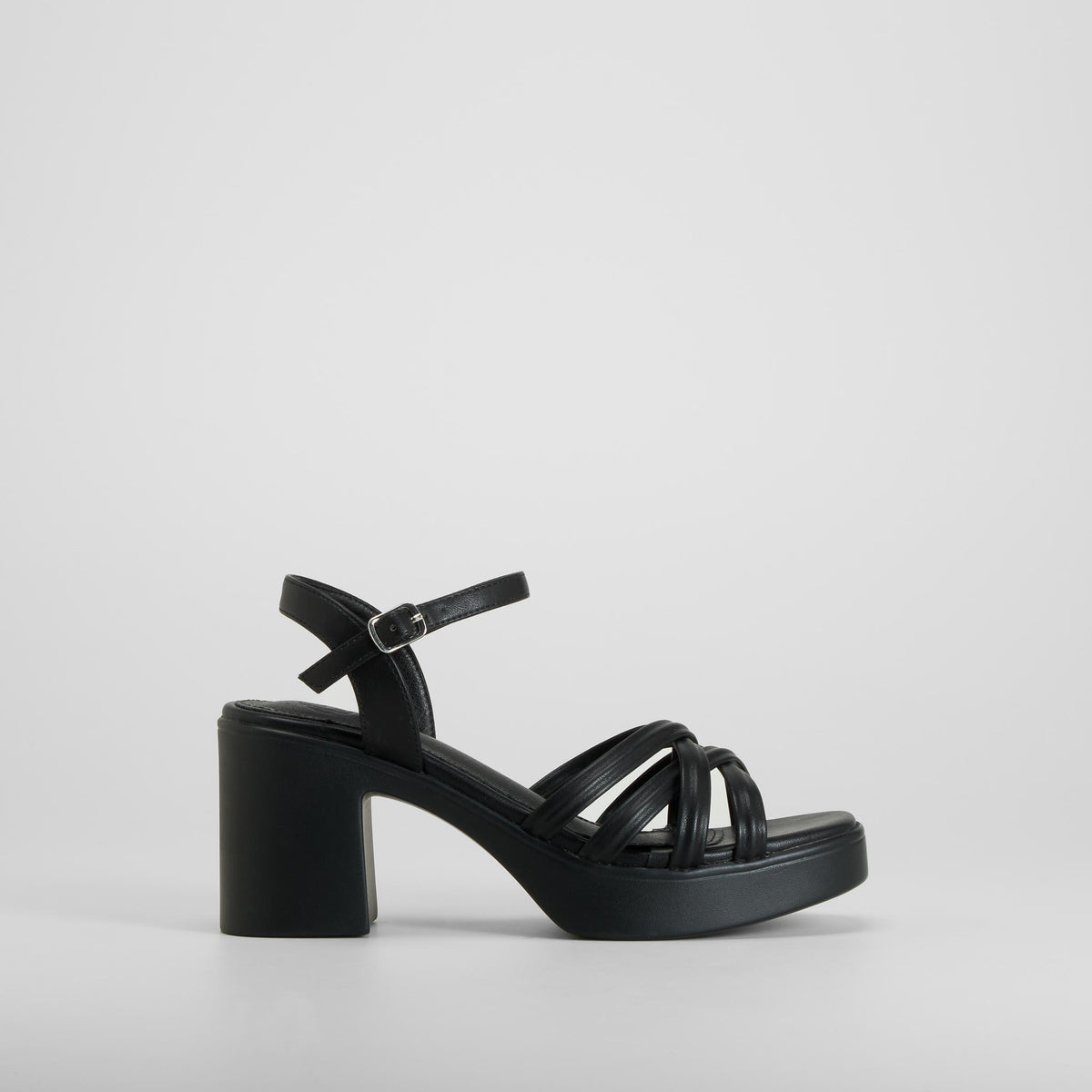 Sandalia tacón multitiras negra NYC