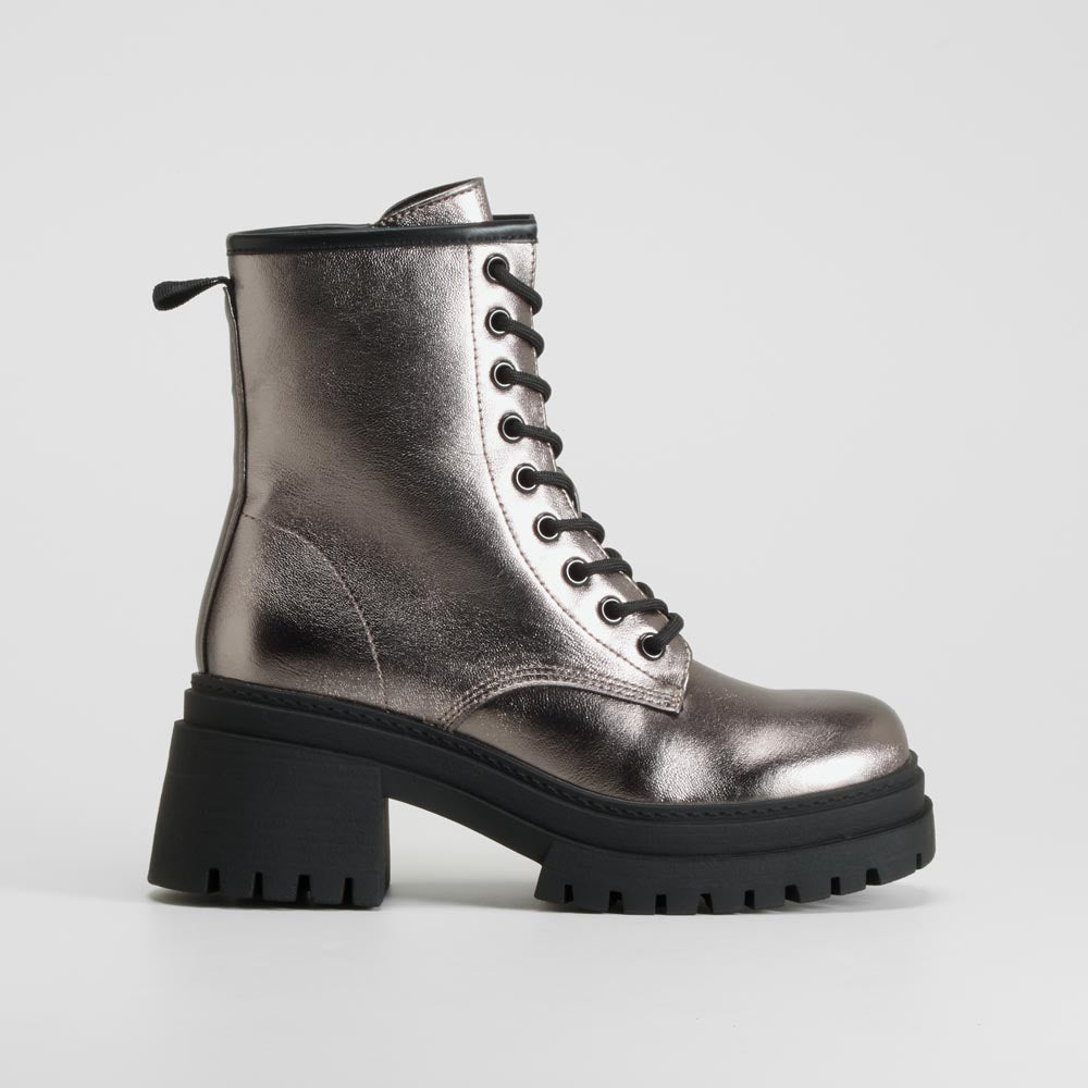 Bota plateada suela gruesa cordones NYC