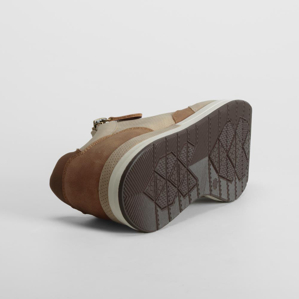 Zapatilla beige con cierre lateral SENDA ROAD