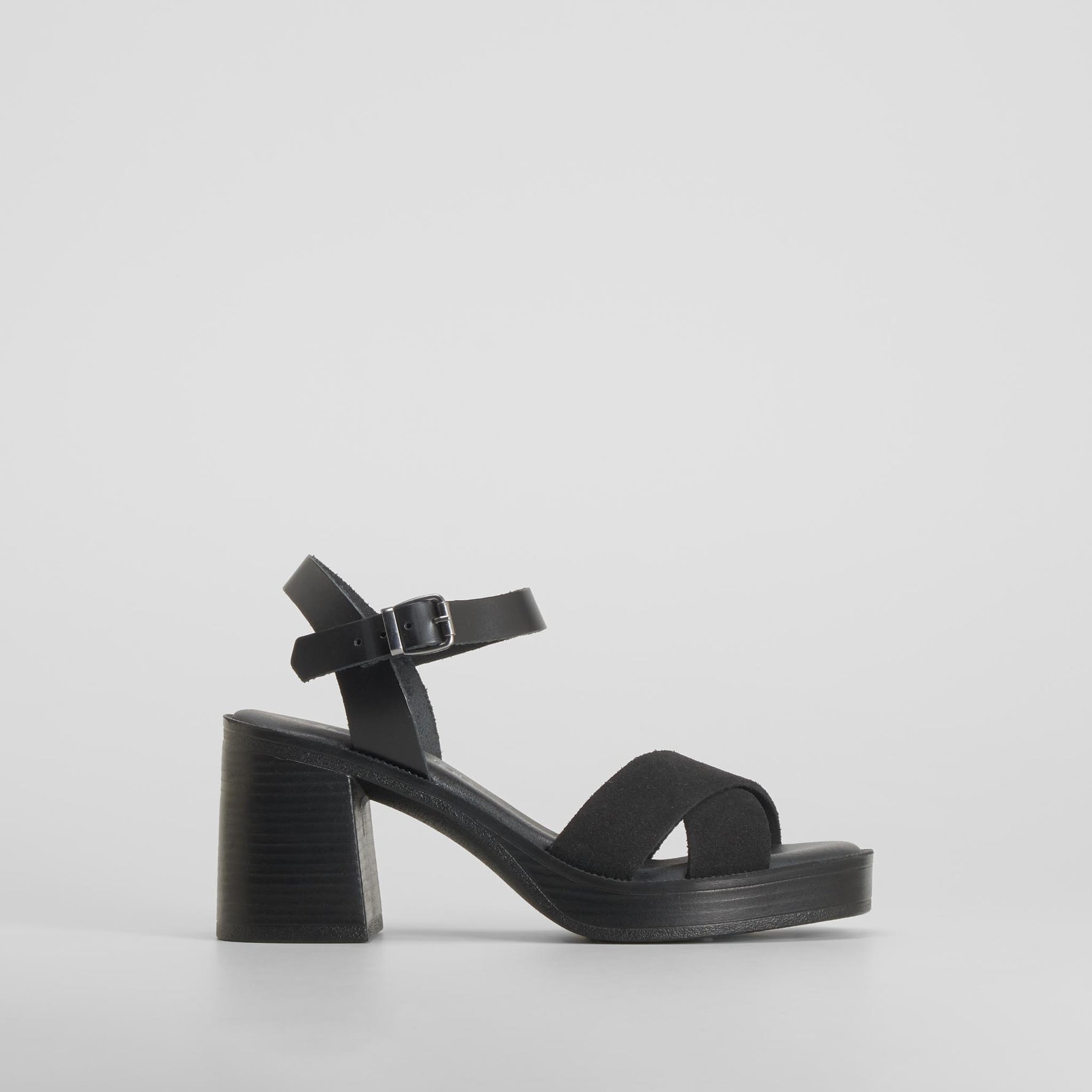 Sandalia tacón pala cruzada piel negra SENDA ROAD