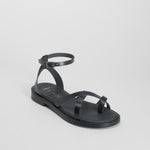 Sandalia plana piel negra SENDA ROAD