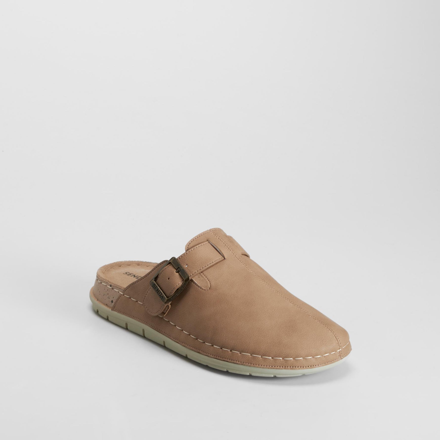 Zueco con hebilla beige SENDA ROAD