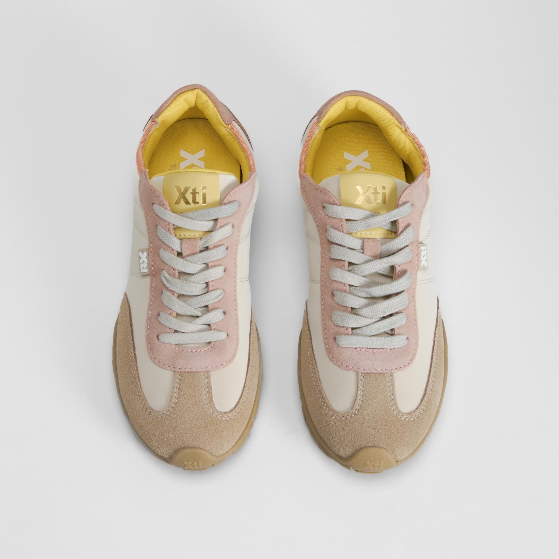 Zapatilla retro jogging beige piel XTI