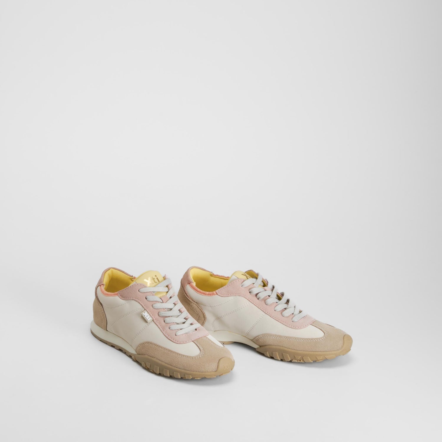 Zapatilla retro jogging beige piel XTI