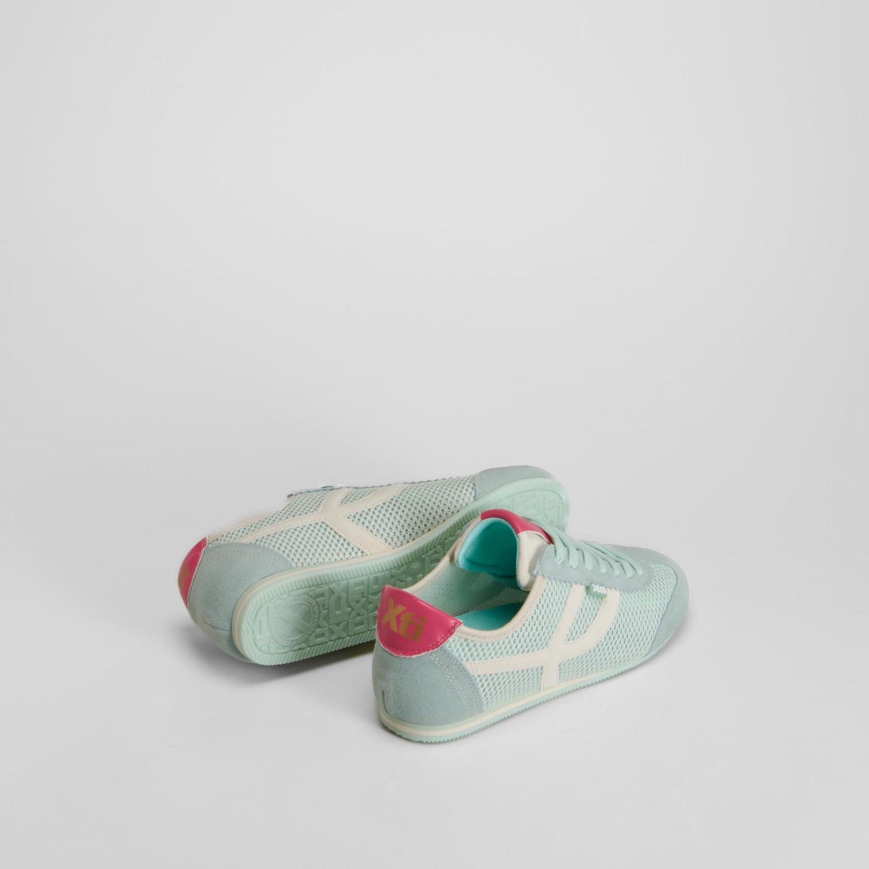 Sneaker rejilla azul XTI