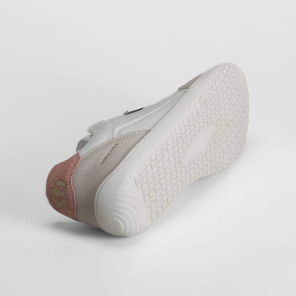 Zapatilla urbana blanca XTI