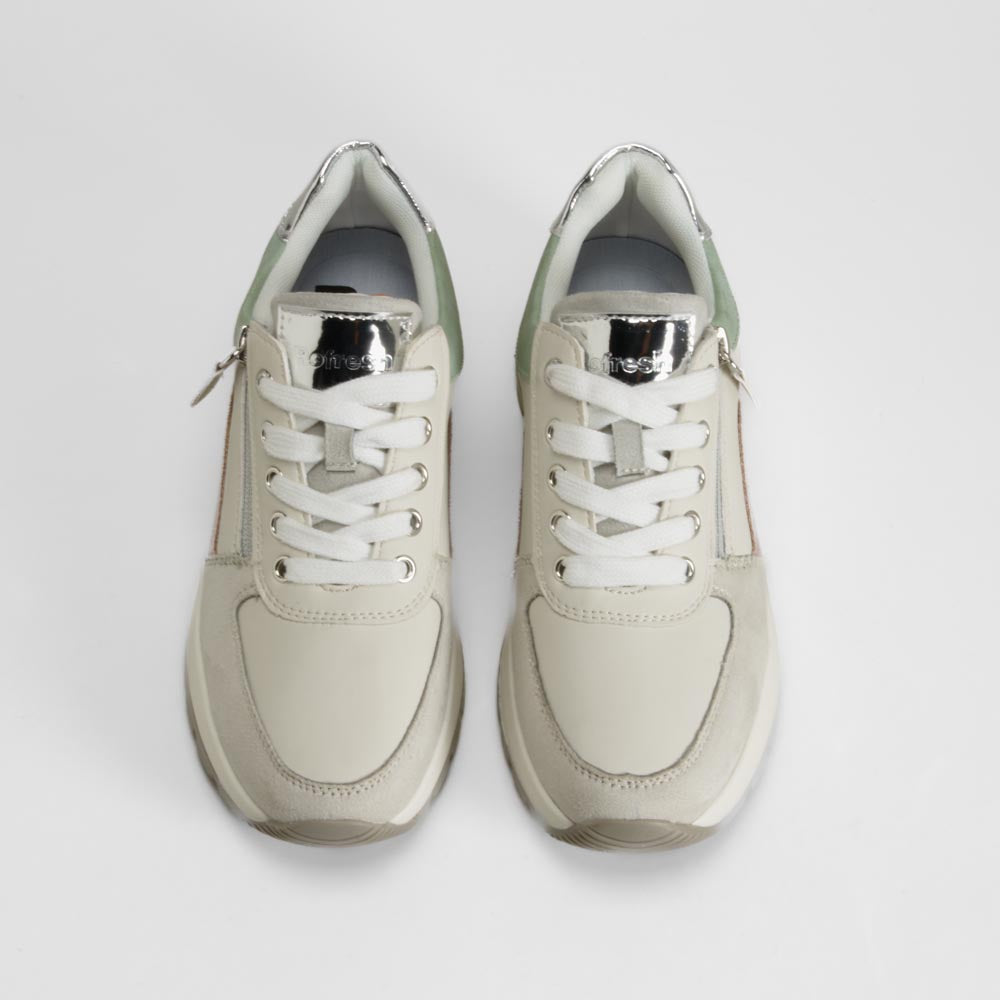 Zapatilla beige con detalles pastel REFRESH