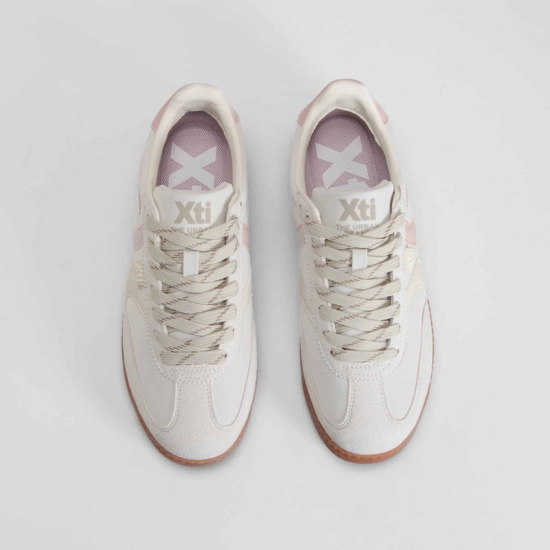 Sneaker suela caramelo blanca XTI
