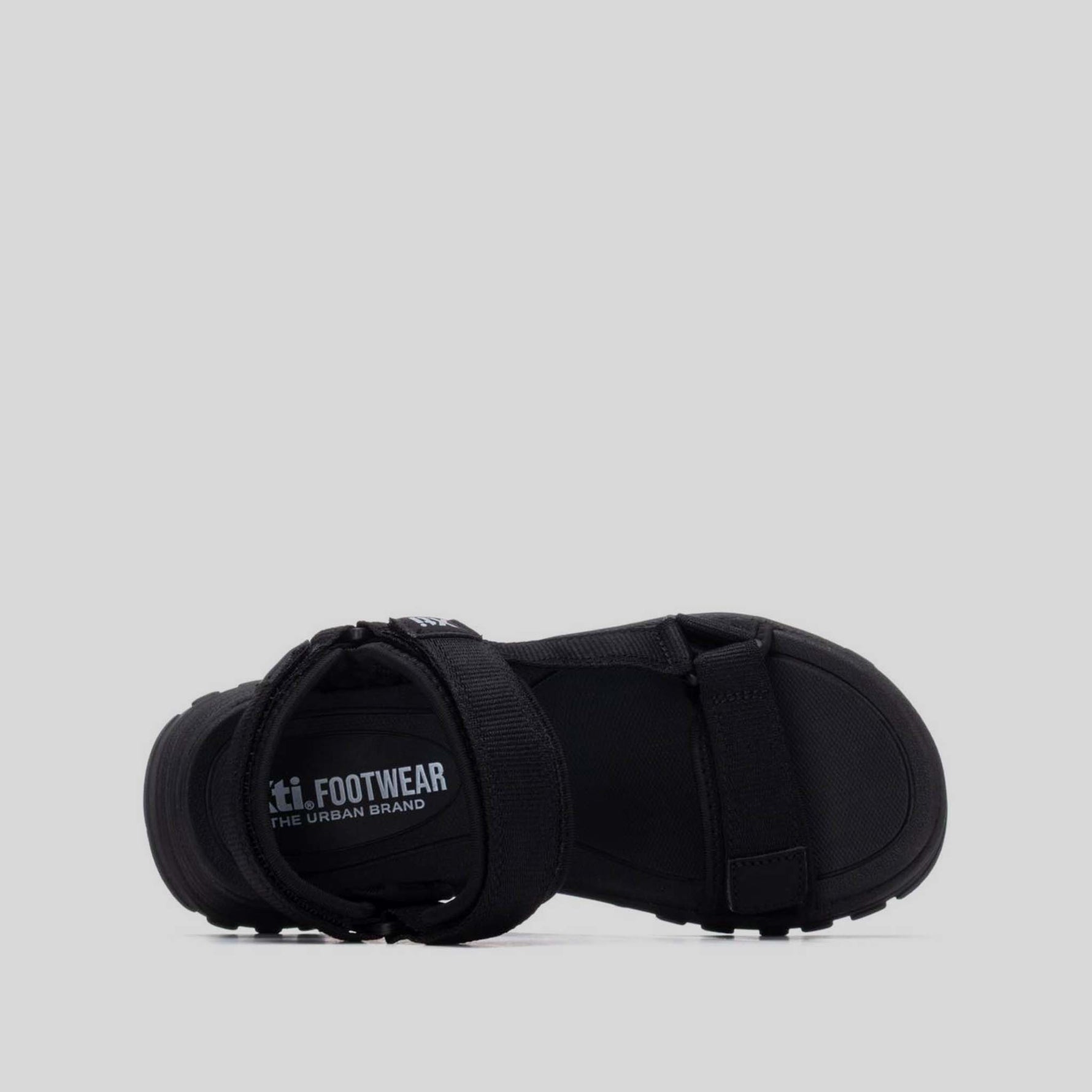 Sandalia plana velcro negro XTI