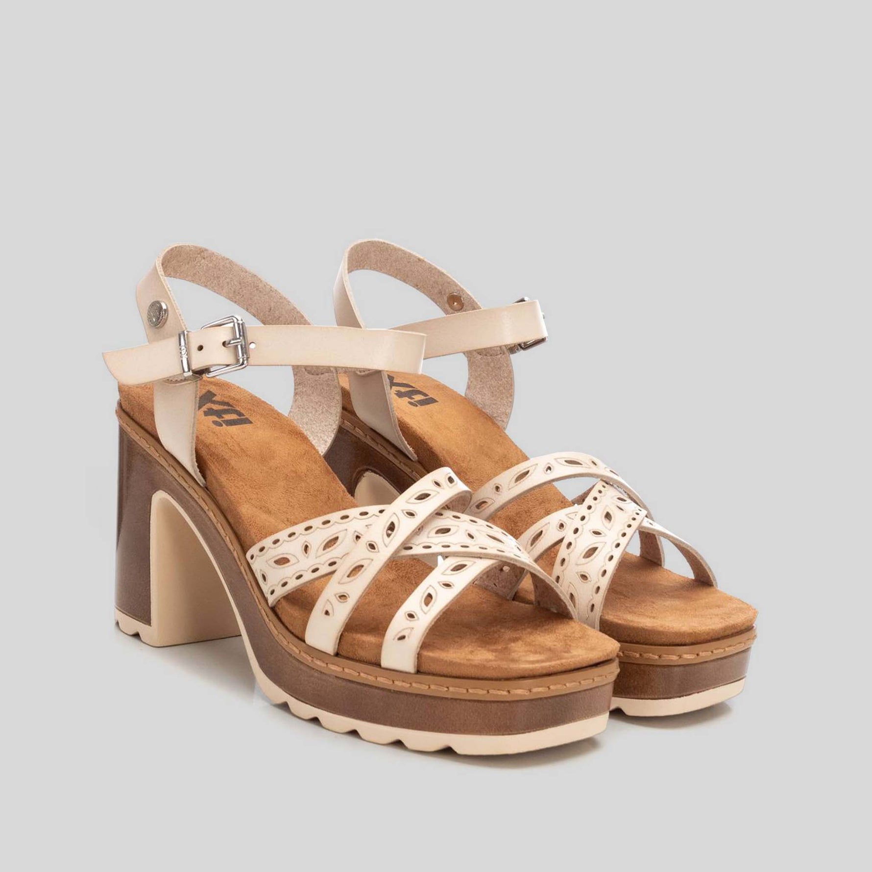 Sandalia tacón tiras cruzadas blanca REFRESH