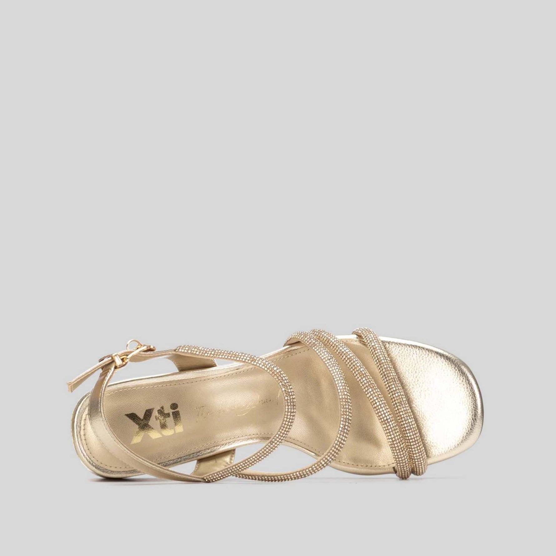 Sandalia tacón brillo oro XTI