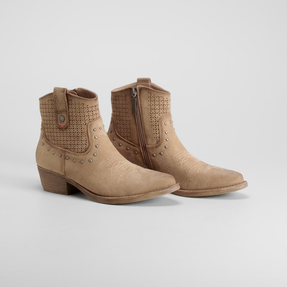 Botín campero beige tacón bajo REFRESH
