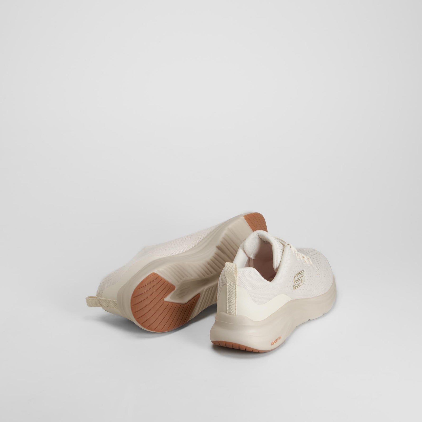 Zapatilla deportiva Vapor Foam beige SKECHERS