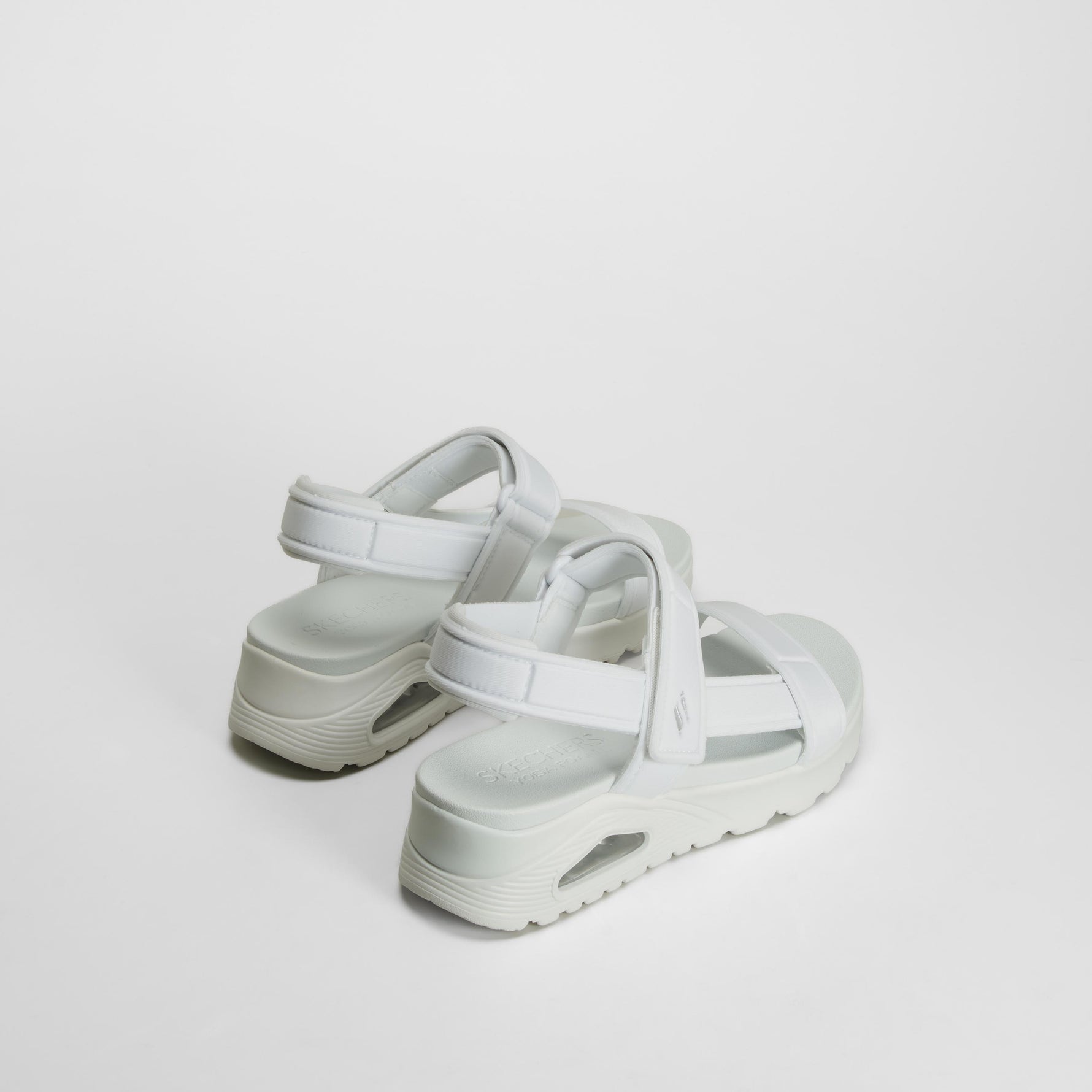 Sandalia deportiva UNO blanca SKECHERS