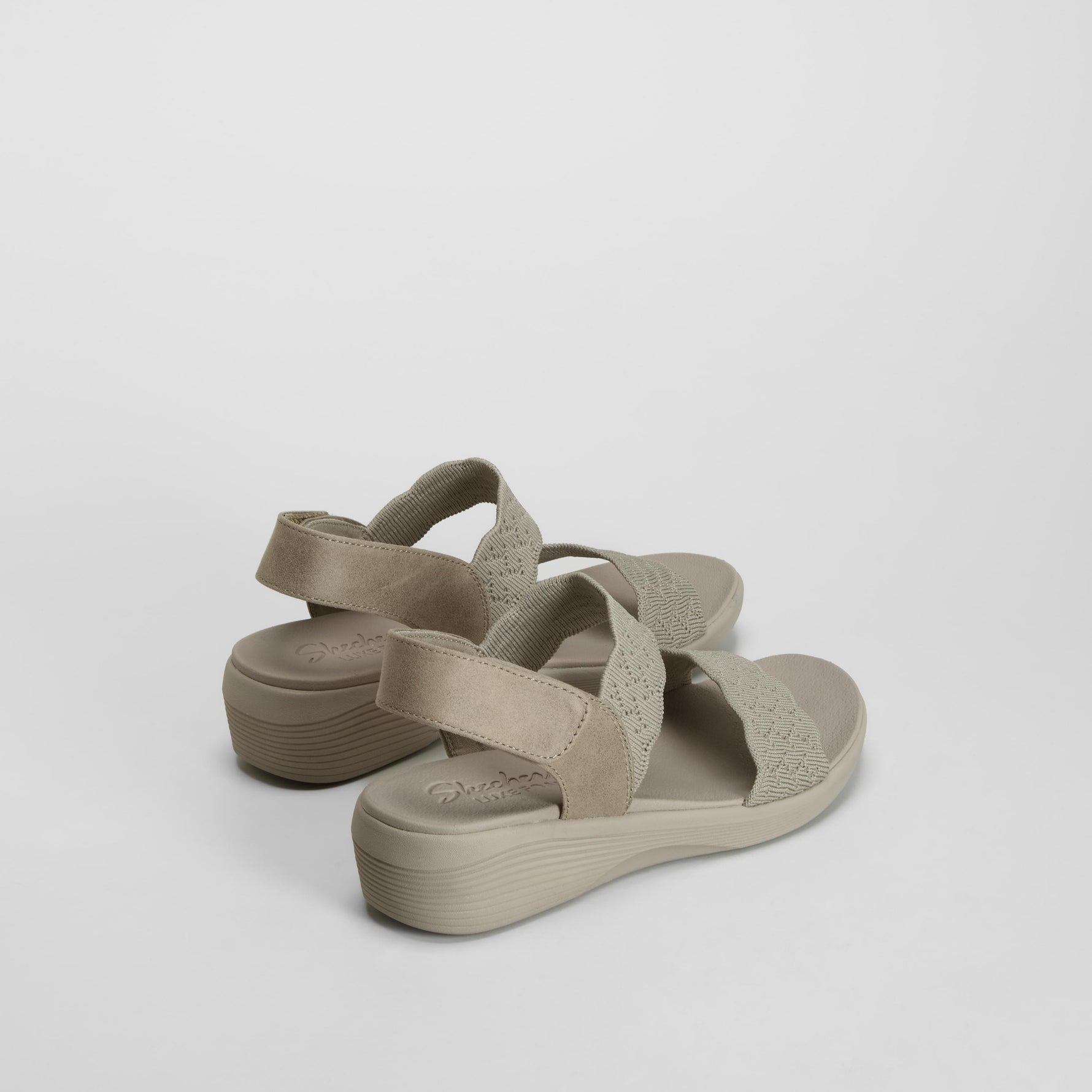 Sandalia deportiva tiras ajustables beige SKECHERS