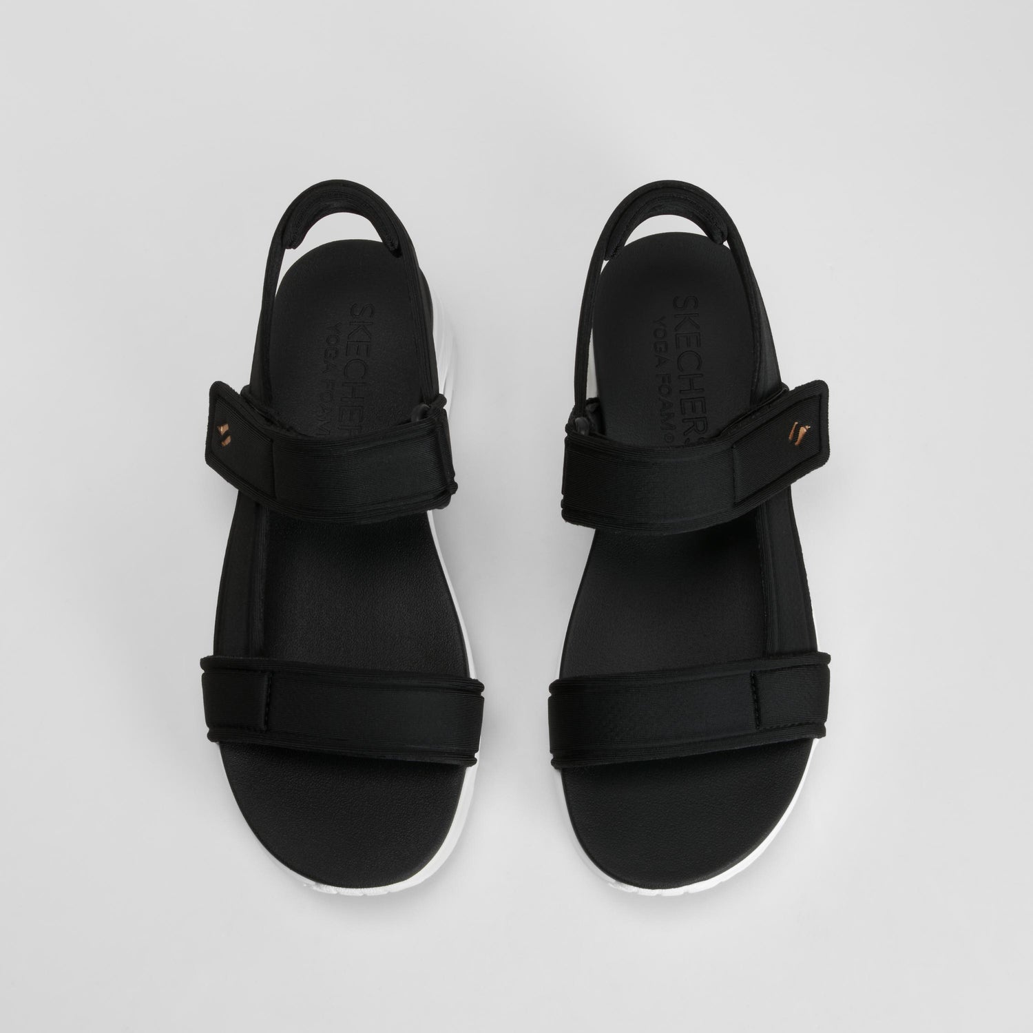 Sandalia deportiva UNO negra SKECHERS