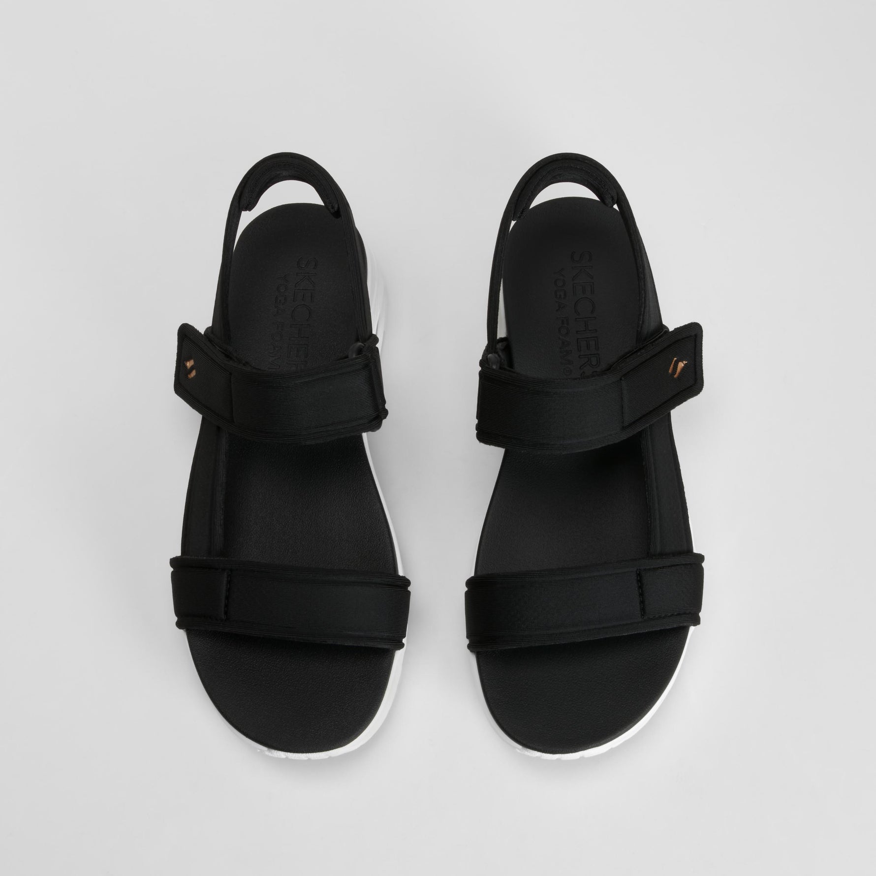 Sandalia deportiva UNO negra SKECHERS