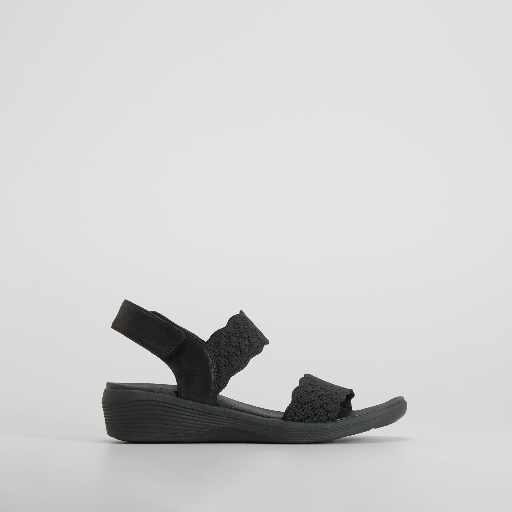 Sandalia deportiva tiras ajustables negra SKECHERS