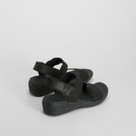 Sandalia deportiva tiras ajustables negra SKECHERS