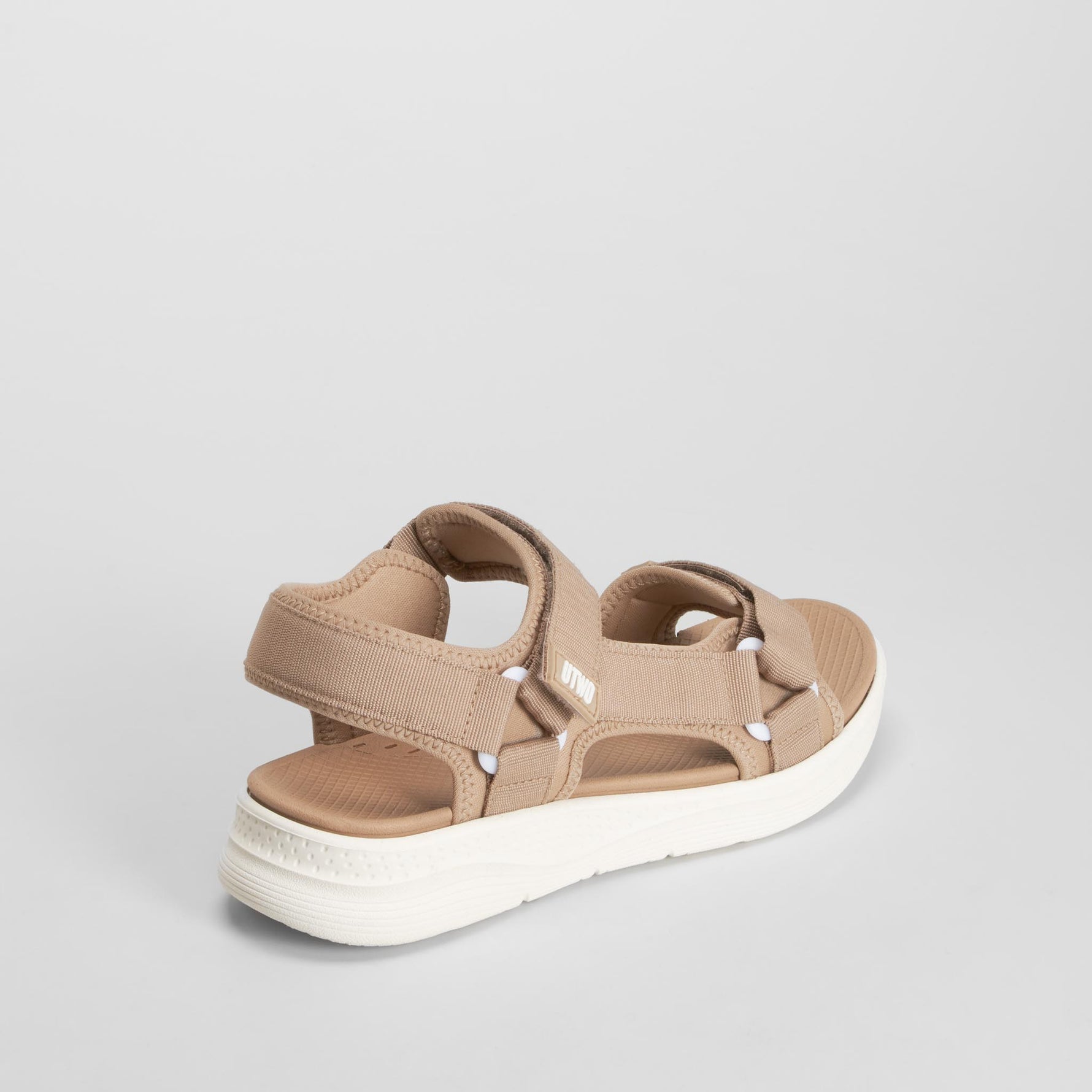 Sandalia deportiva velcro marrón UTWO