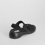 Sandalia deportiva con cuña negra UTWO