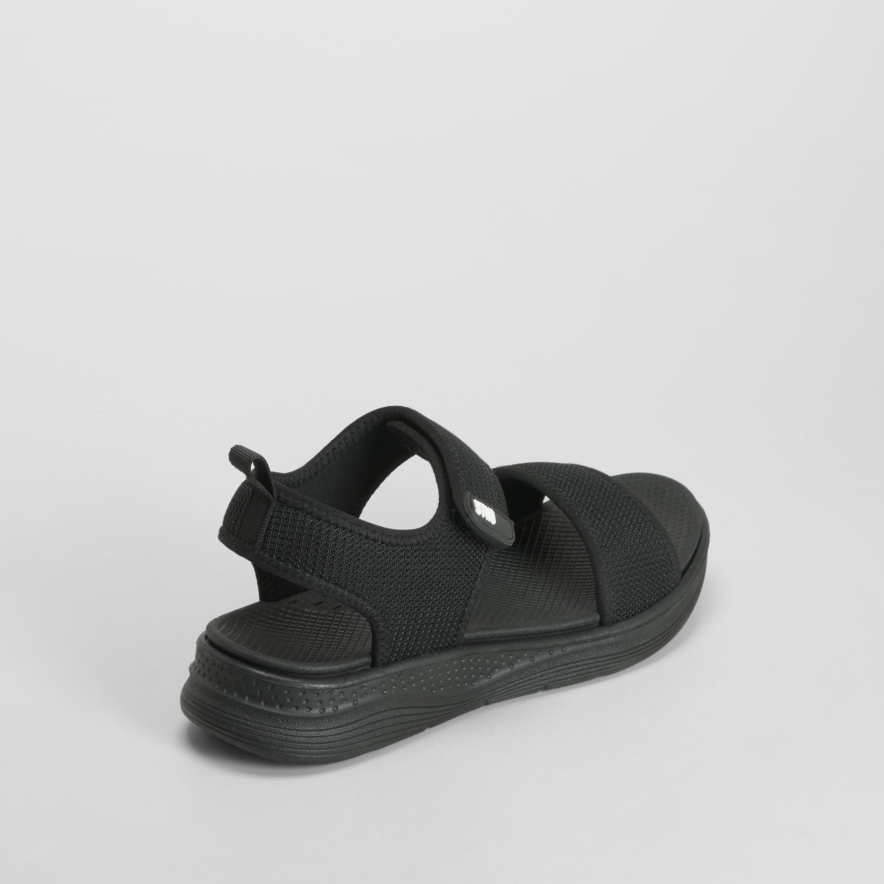 Sandalia deportiva walking velcro negra UTWO