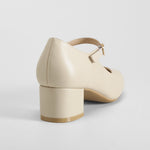 Zapato tacón medio correa beige COMFEET